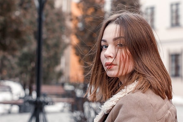 темно-русые волосы